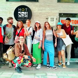Hot - House Of Travellers Taj View Хостел Агра